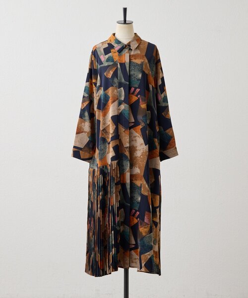 ear PAPILLONNER（イア パピヨネ） ワンピース 襟付きプリーツ