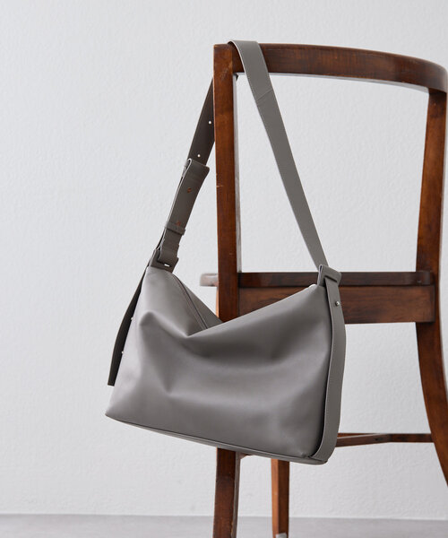 ear PAPILLONNER（イア パピヨネ） ショルダーバッグ バッグ 「本革