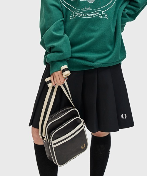 FRED PERRY（フレッドペリー） ショルダーバッグ Classic Side Bag