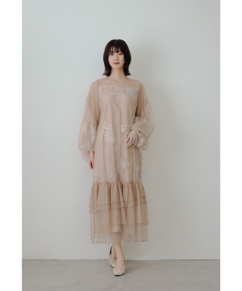 週末限定値下げ niana フラワー 刺繍ティアードフリルドレス Aライン