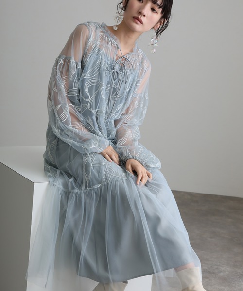 atlo（アトロ） ドレス 刺繍リボンエンブロイダリーレイヤードフレア