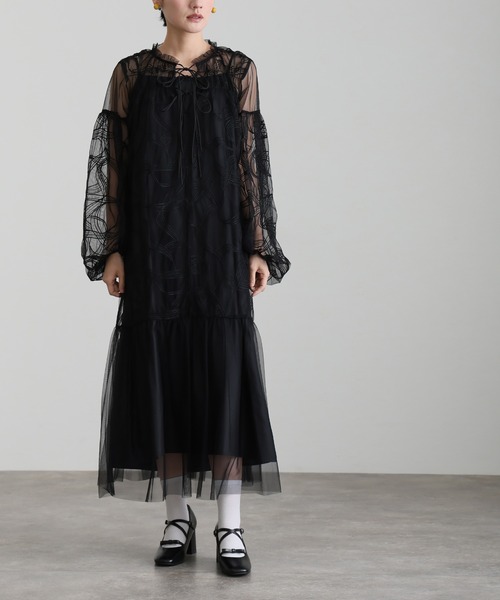 atlo（アトロ） ドレス 刺繍リボンエンブロイダリーレイヤードフレア