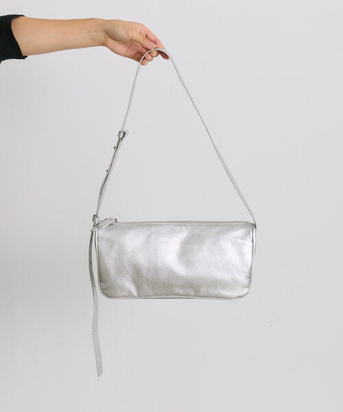 ear PAPILLONNER（イア パピヨネ） ショルダーバッグ バッグ 「本革