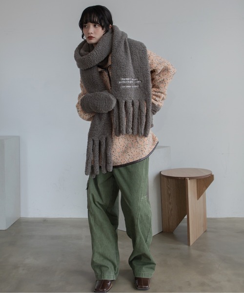 マフラー ストール ロゴ刺繍フリンジボアマフラー/ポケット付き