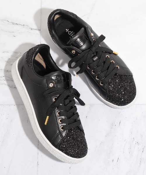 diana（プラスダイアナ） スニーカー ビジュー付きパンチング