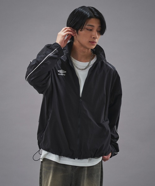 未使用品 Umbro アンブロ ナイロンジャケット ブラック 刺繍ロゴ UMBRO