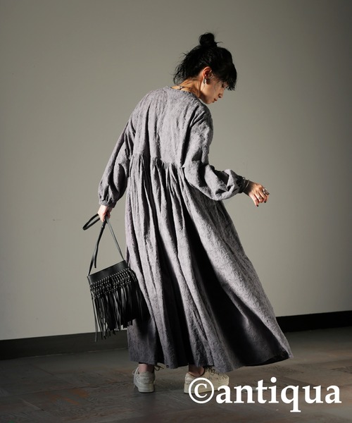 antiqua（アンティカ） ワンピース 刺繍デザインコットンワンピース