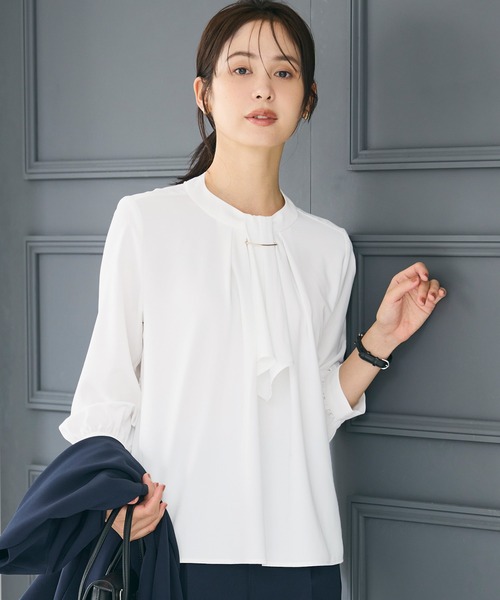 coca（コカ） ブラウス シャツ ボウタイ風アクセ付きブラウス