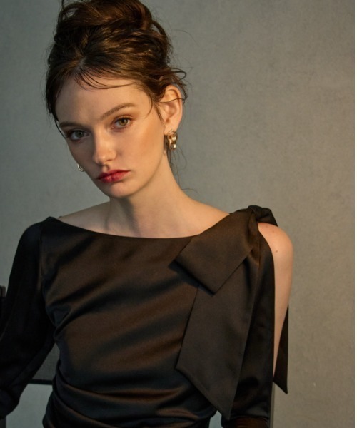 ERADIE（エラディエ） ワンピース Shoulder Ribbon Satin Drape one