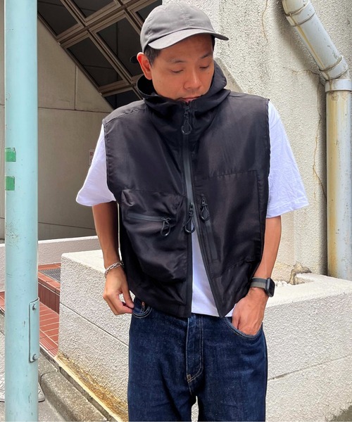 AMBITIONS フード付き黒ベスト AMBITIONS フード付き黒ベスト