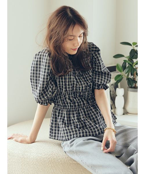 Mila Owen（ミラオーウェン） ブラウス シャツ シャーリングペプラム