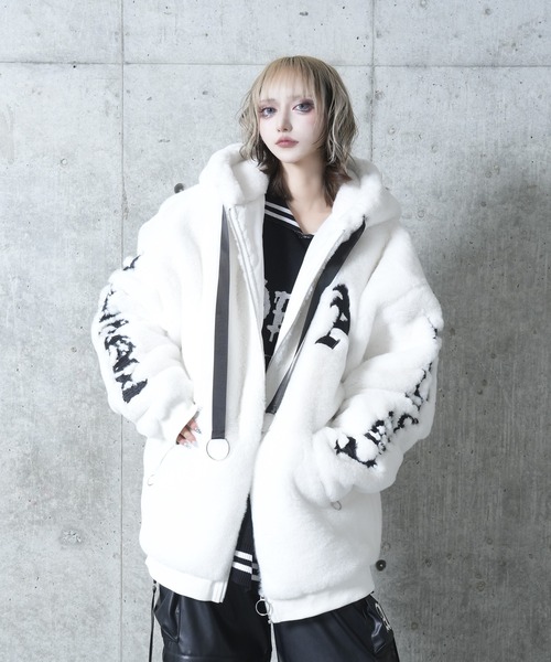 Amilige（アミリージュ） コート アウター ロゴ刺繍ファーZIPコート