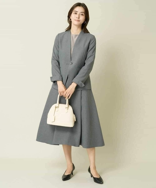 a.v.v（アー・ヴェ・ヴェ） スーツ 「洗える/イージーケア/毛玉になり