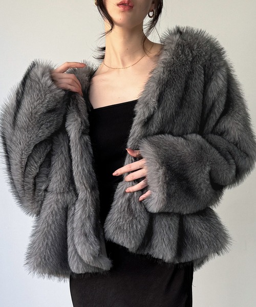 JUNOAH（ジュノア） コート アウター ペプラムフェイクファーショート