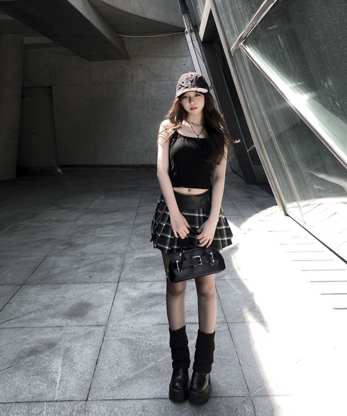 VEILA スカート チェーン付きレザーベルト切り替えチェックプリーツ