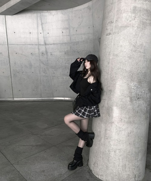 VEILA スカート チェーン付きレザーベルト切り替えチェックプリーツ