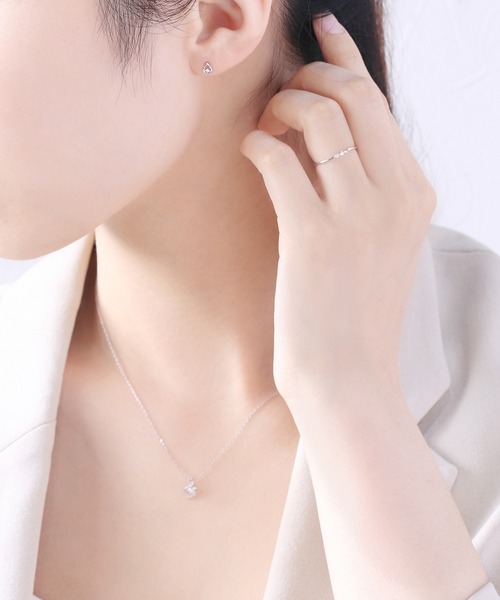 ESTELLE（エステール） ピアス K10 ホワイトゴールド ダイヤモンド