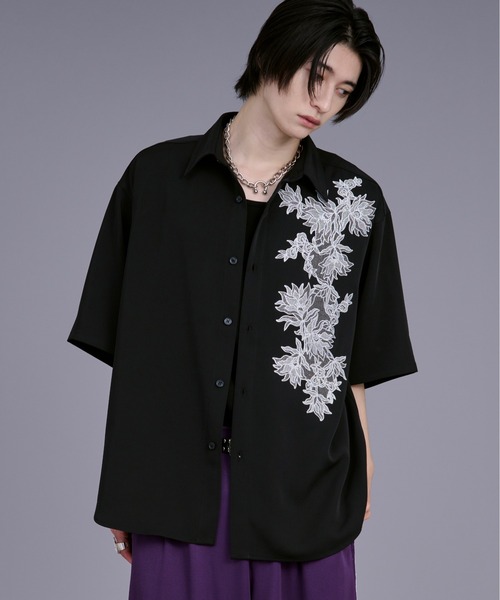 Ellno Loset（エルノロゼット） シャツ ハッチングフラワー刺繍シャツ