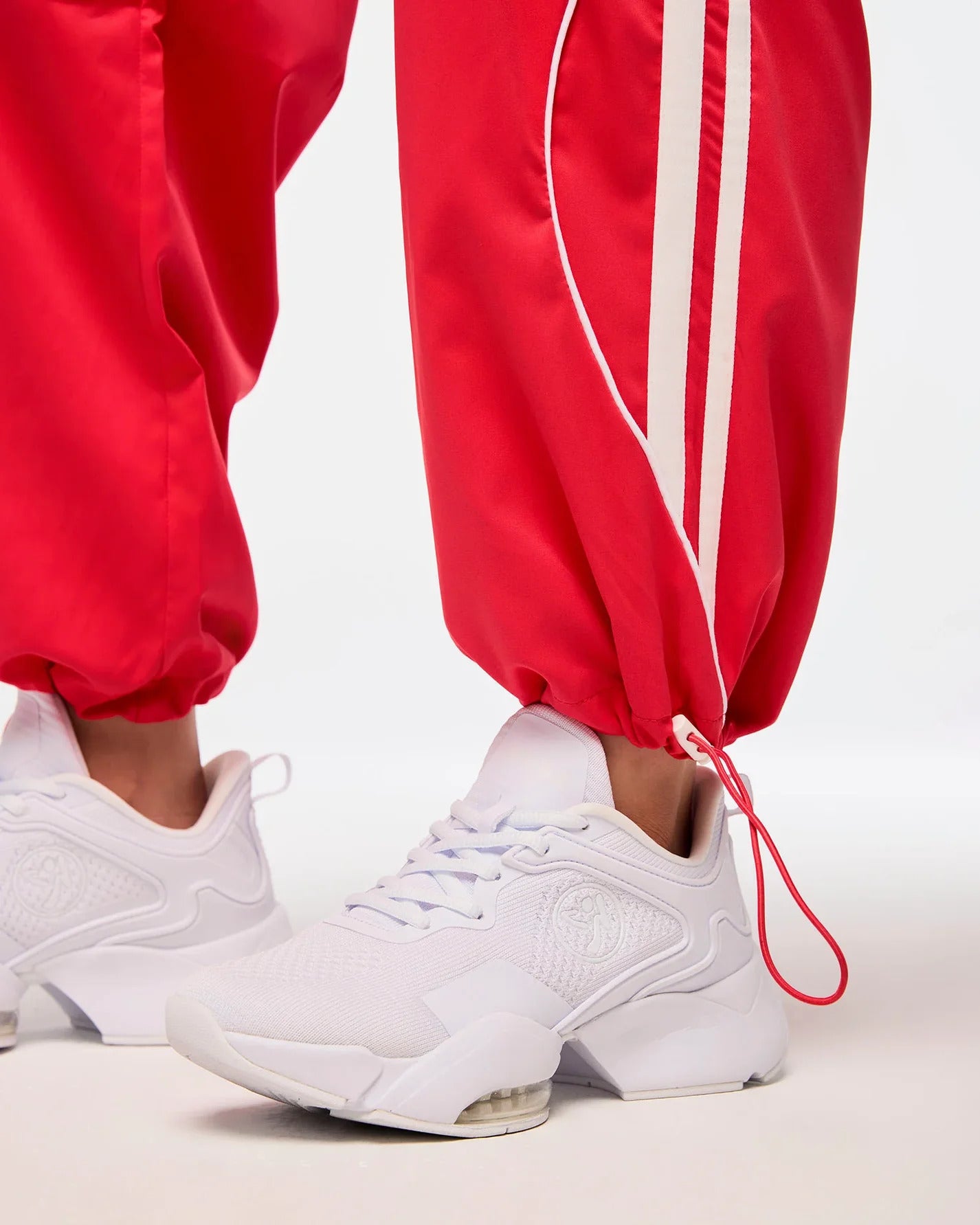 Zumba Haus Curvy Woven Track Pants Z13 – Zumbawearcanada