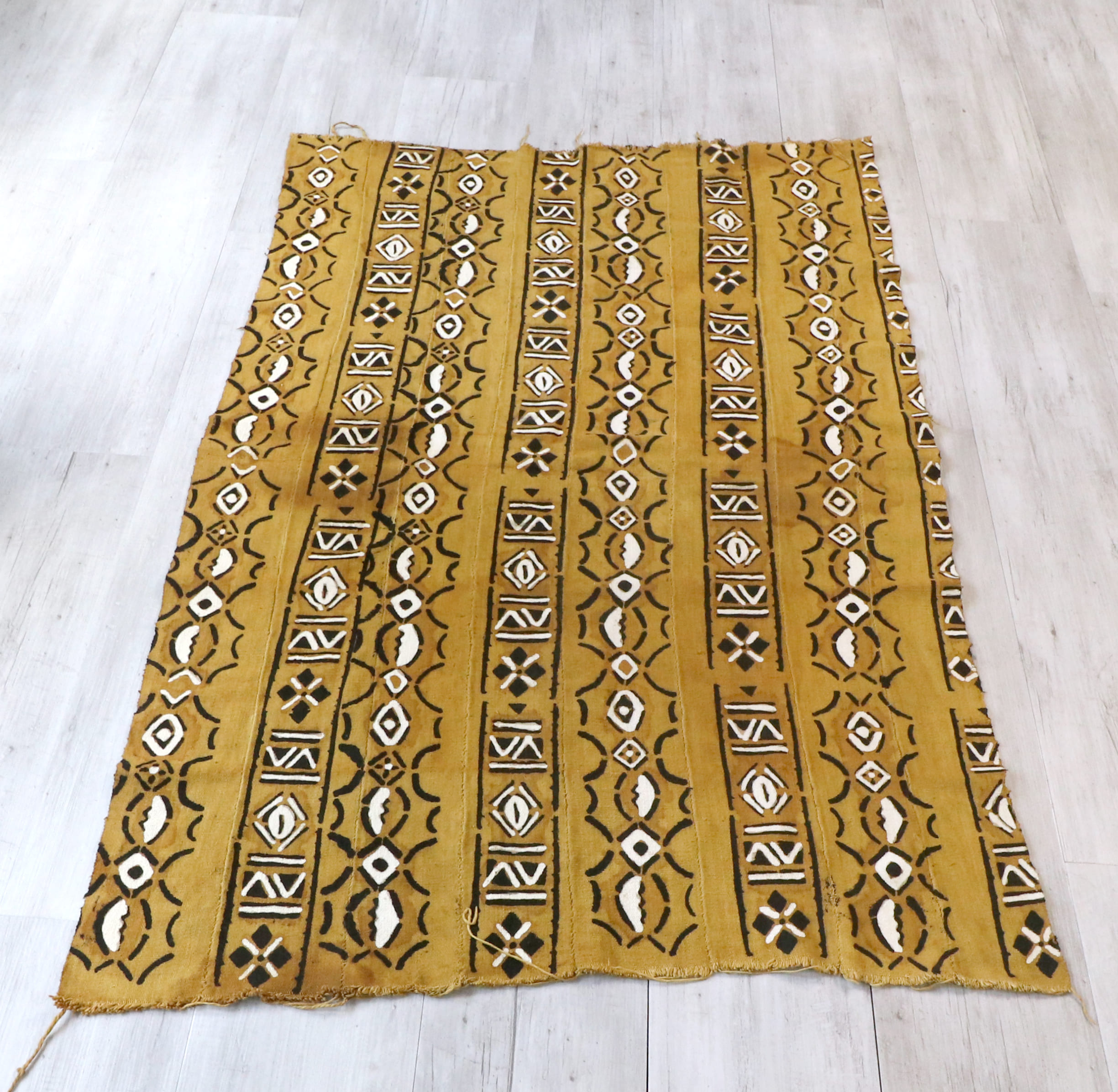 アフリカ・泥染布 ボゴラン（Bogolan）155×102cm ブルキナファソ