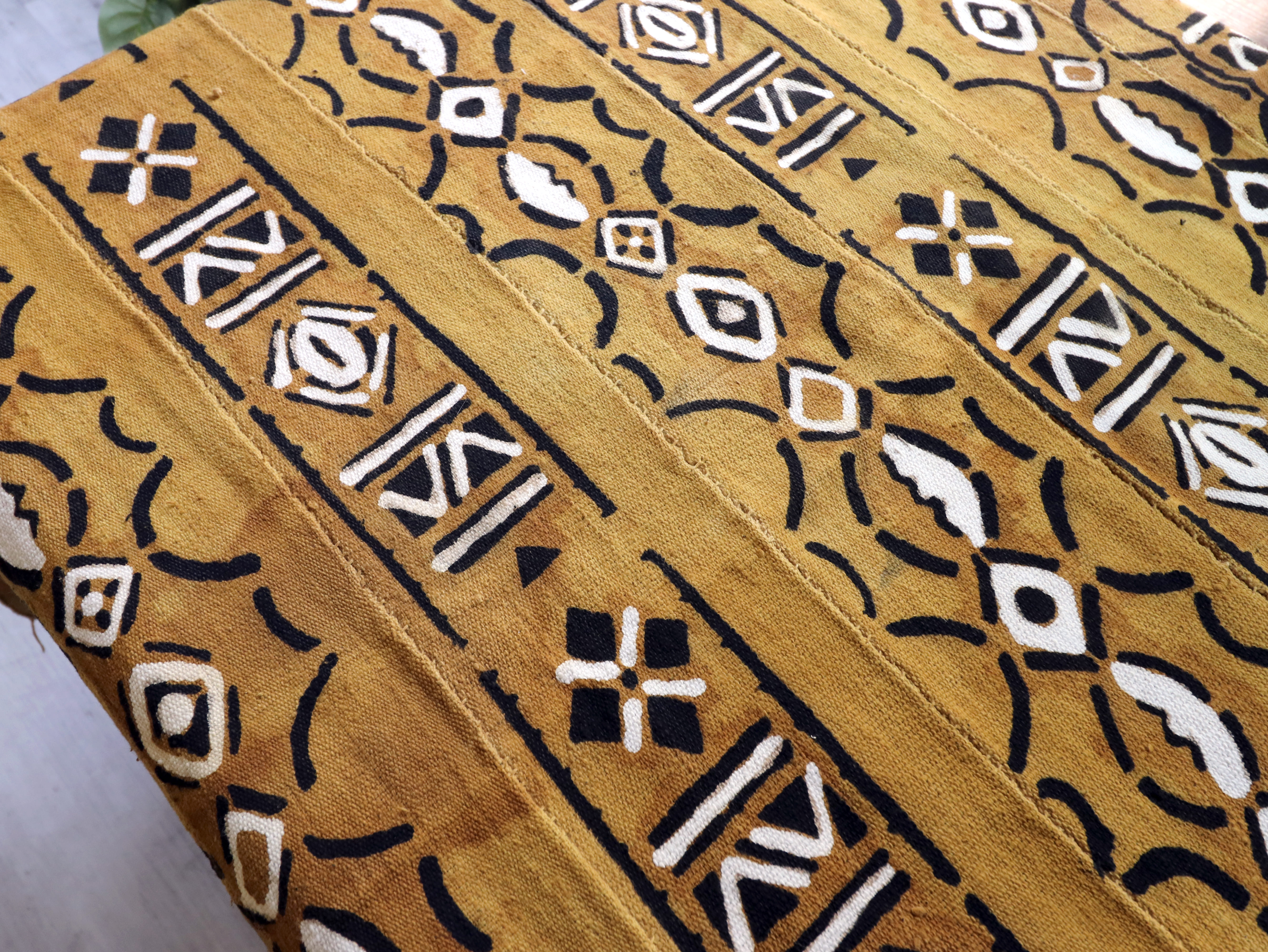 アフリカ・泥染布 ボゴラン（Bogolan）155×102cm ブルキナファソ