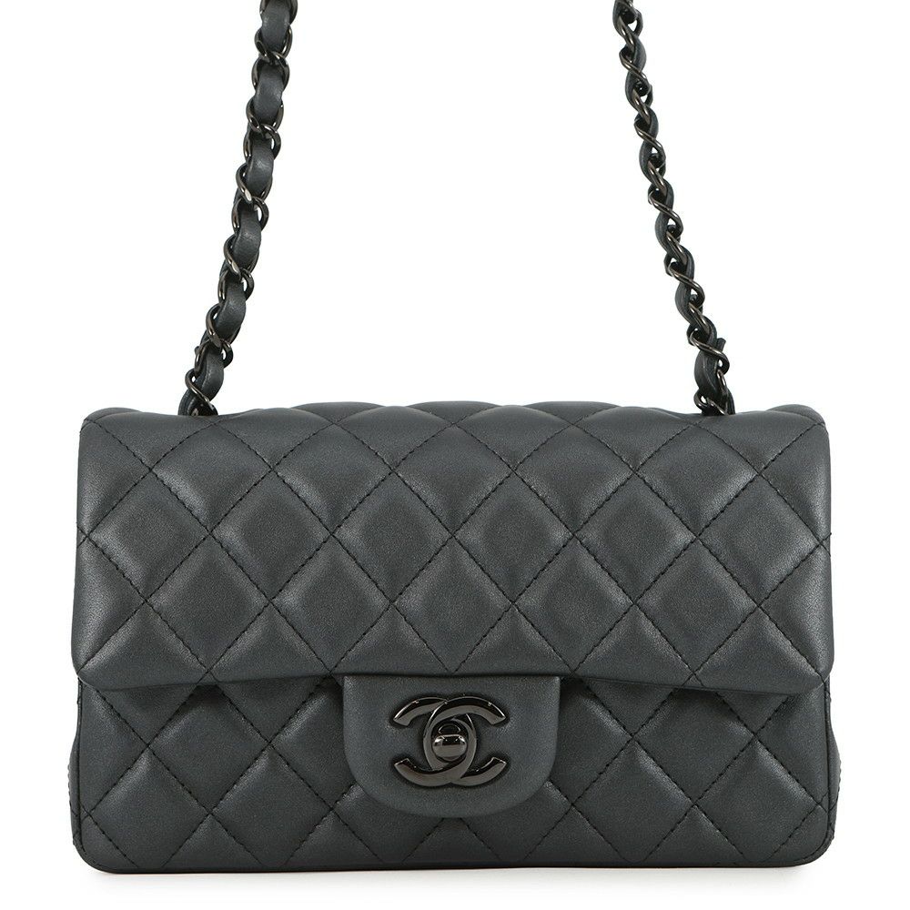 シャネル ノベルティ マトラッセ チェーンベルトバッグ 2023年イヤーズ