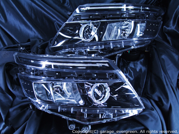 ZRR80系ヴォクシー□VOXY□白色LED&イカリング ヘッドライトEG