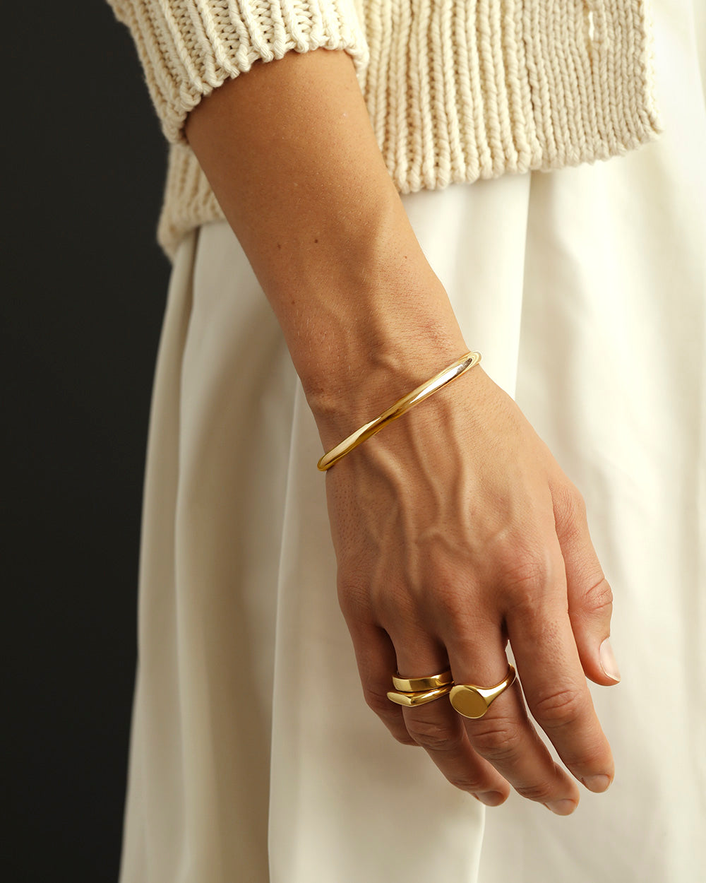 Dominus Bangle - Solid 18K Yellow Gold Round Bangle Bracelet