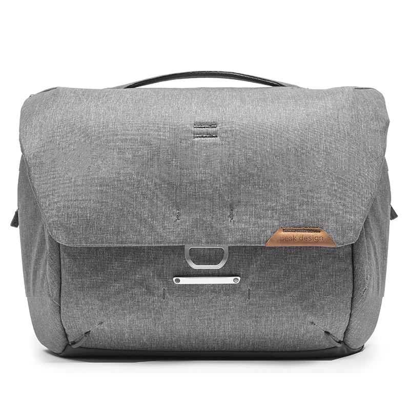 機能性とデザインを両立させたメッセンジャーバッグ「Peak Design