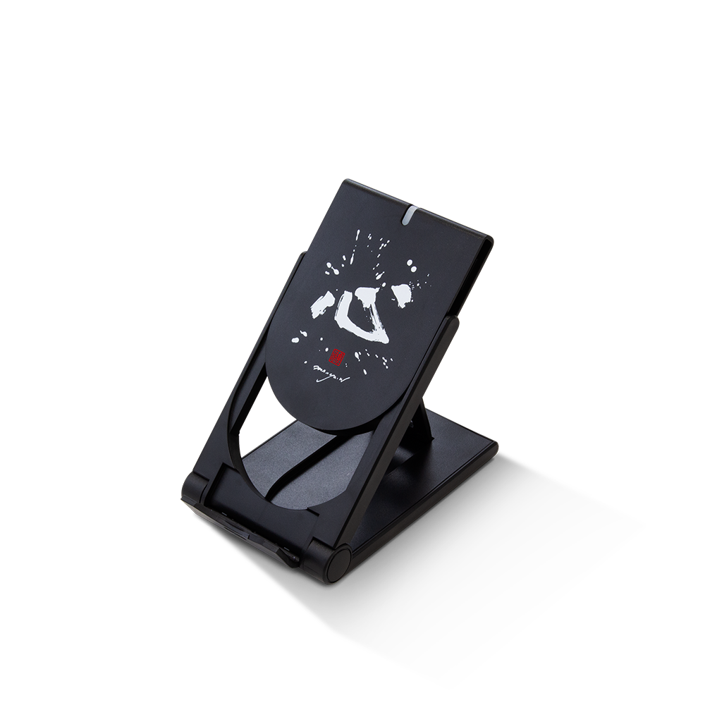 和を感じせる！書道アーティストMaaya Wakasugiとのコラボ「IQOS 10