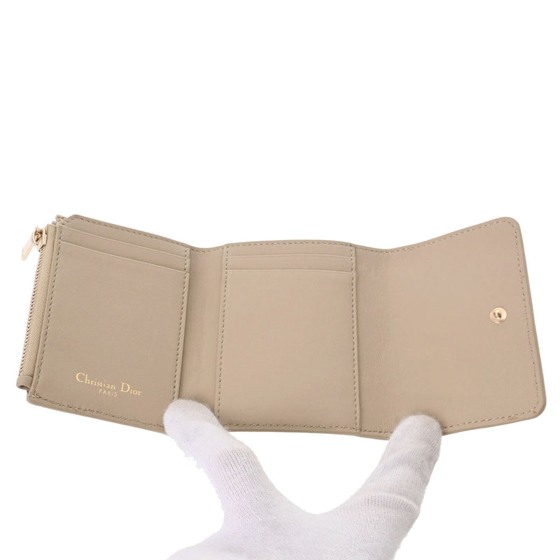 クリスチャンディオールレディディオール ロータスウォレット ベージュ