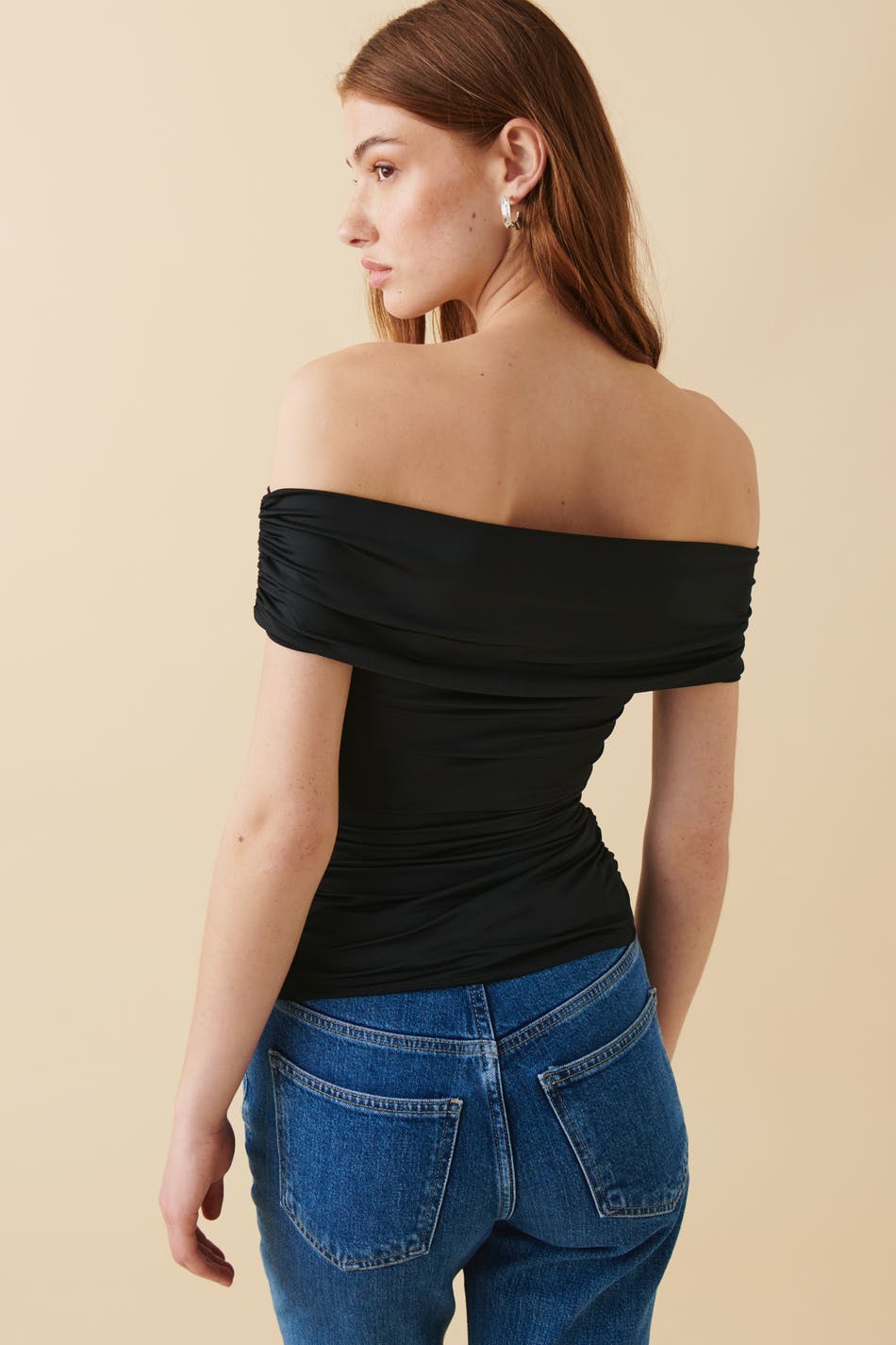 Twisted off shoulder top - Black - Women - Gina Tricot