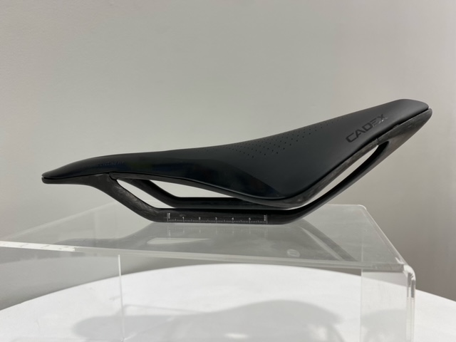 最高性能のカーボンサドル「CADEX BOOST」入荷致しました