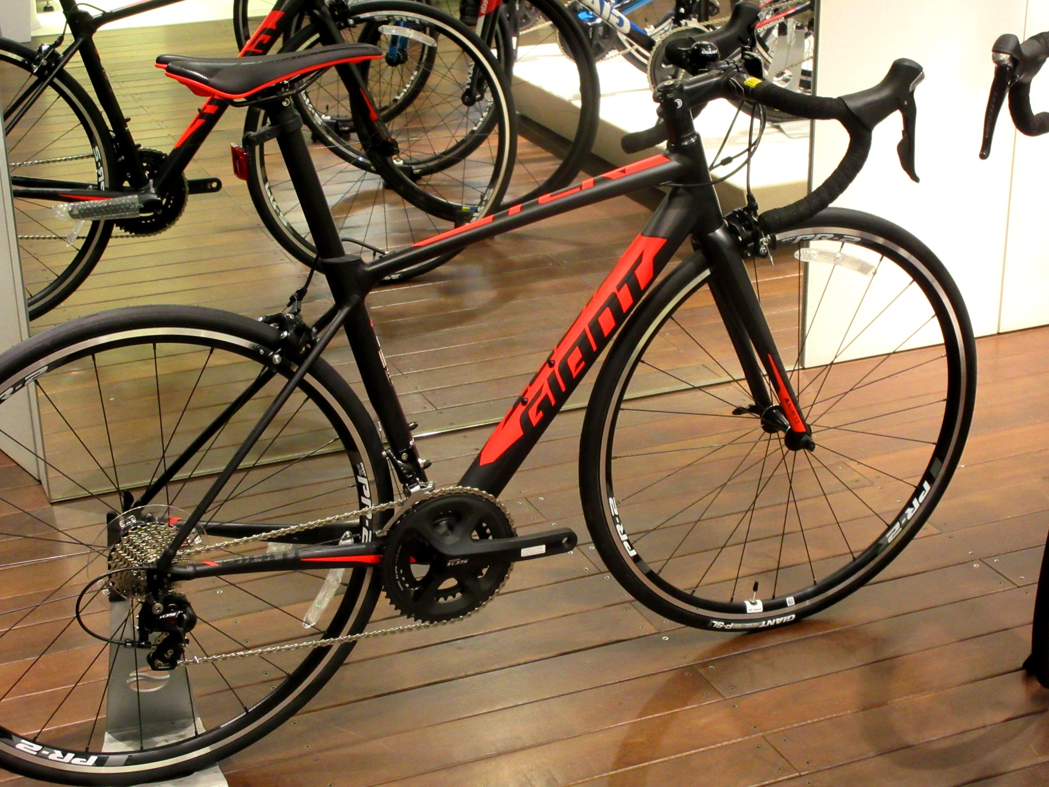 全方位に優れた傑作「TCR SLR2」 ｜ ジャイアントストア二子玉川