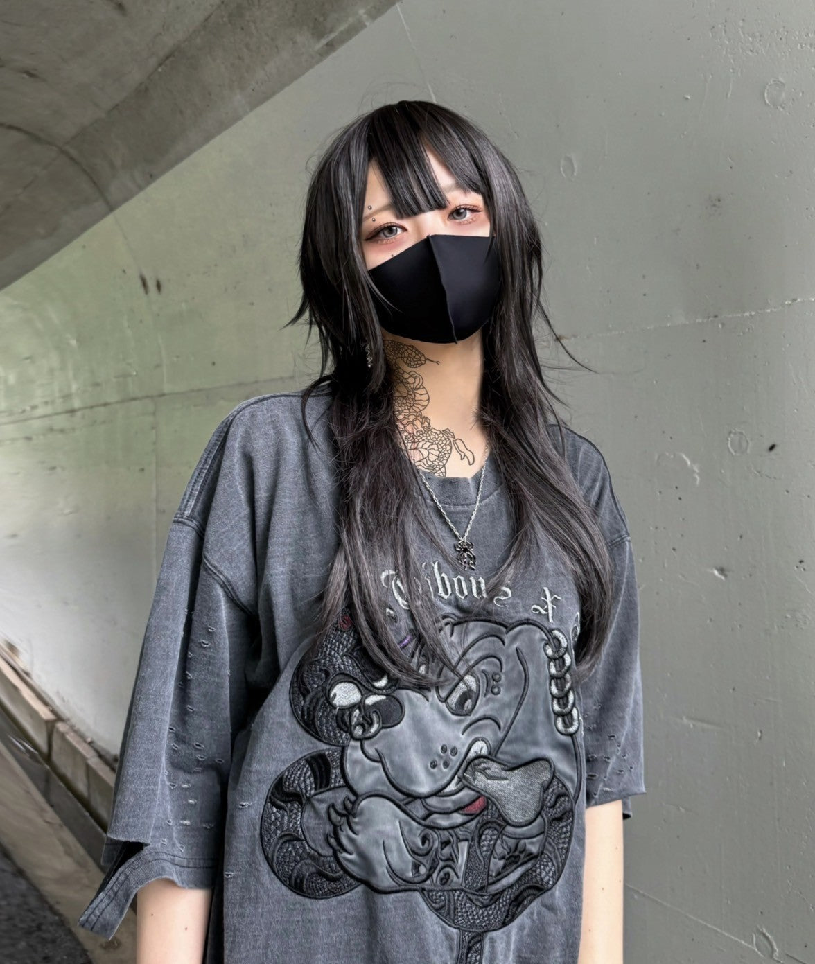 再販】gibous×GALFY snake dog damage T shirt ink black