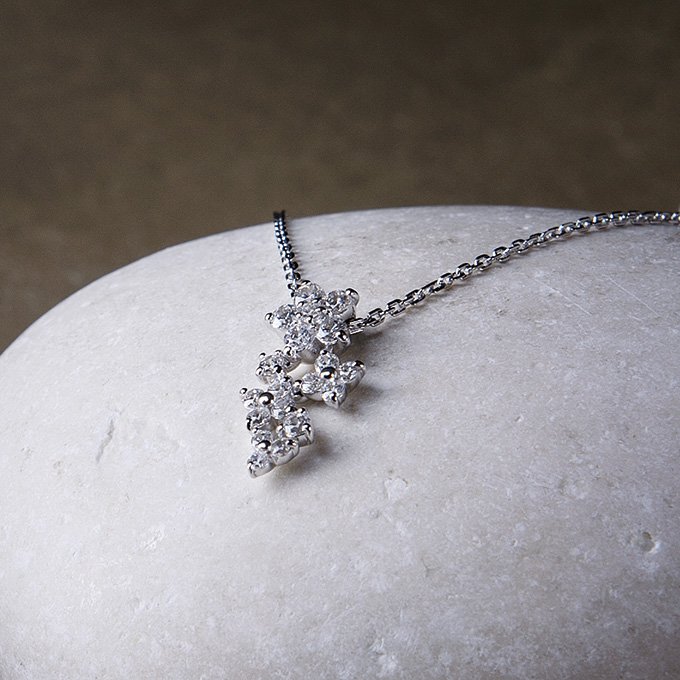 ポンテヴェキオ フラワーモチーフネックレス【eGift】|デジタルギフト