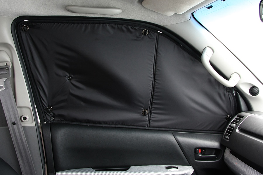 ハイエース専門店 ユーアイビークルのハイエース 遮光パッド フロント3面