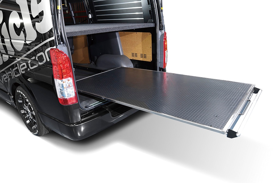 ハイエース スライドフロア -ハイエース200系専門店ユーアイビークル