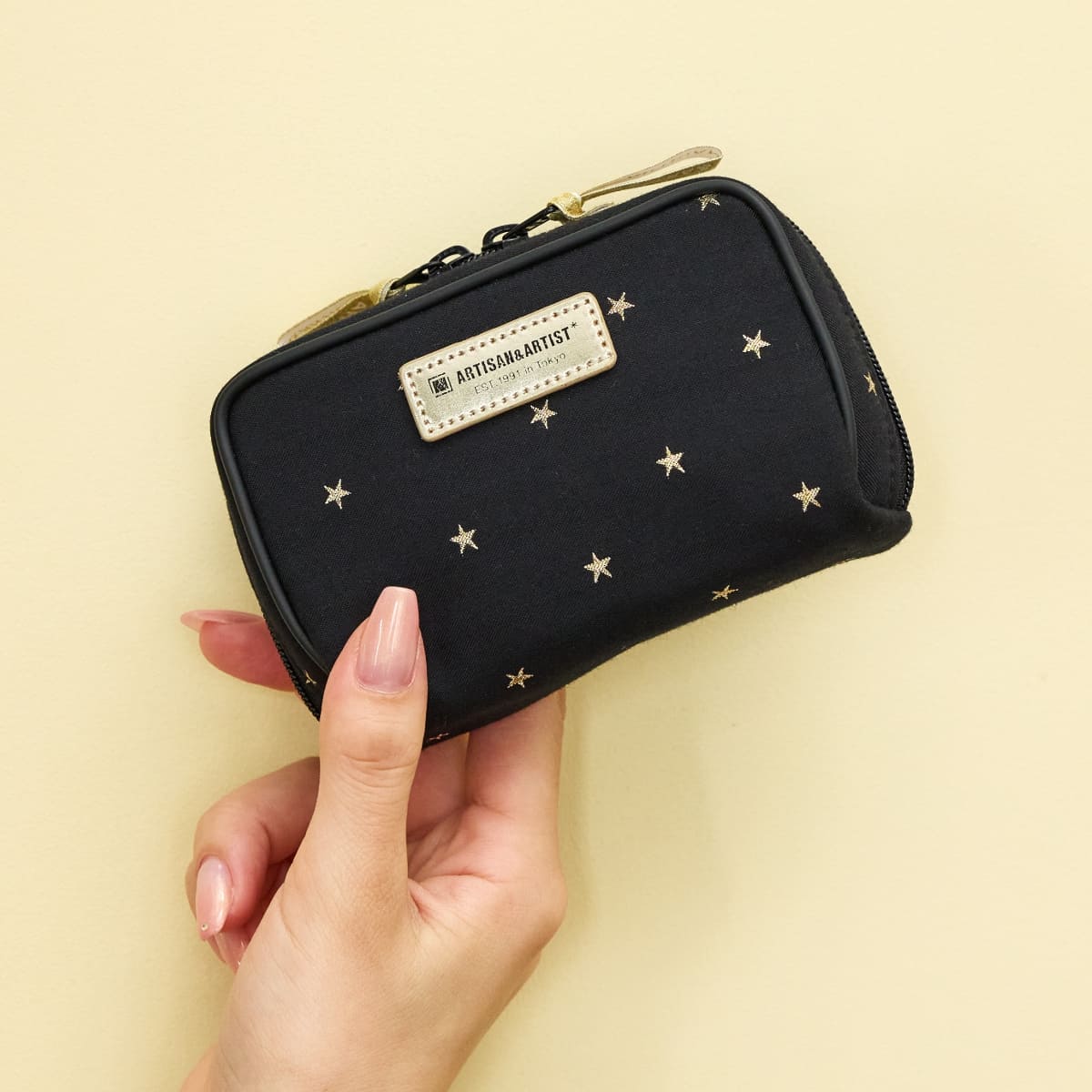 オンライン限定 マイクロ・マルチユースポーチ 5OP-SO646