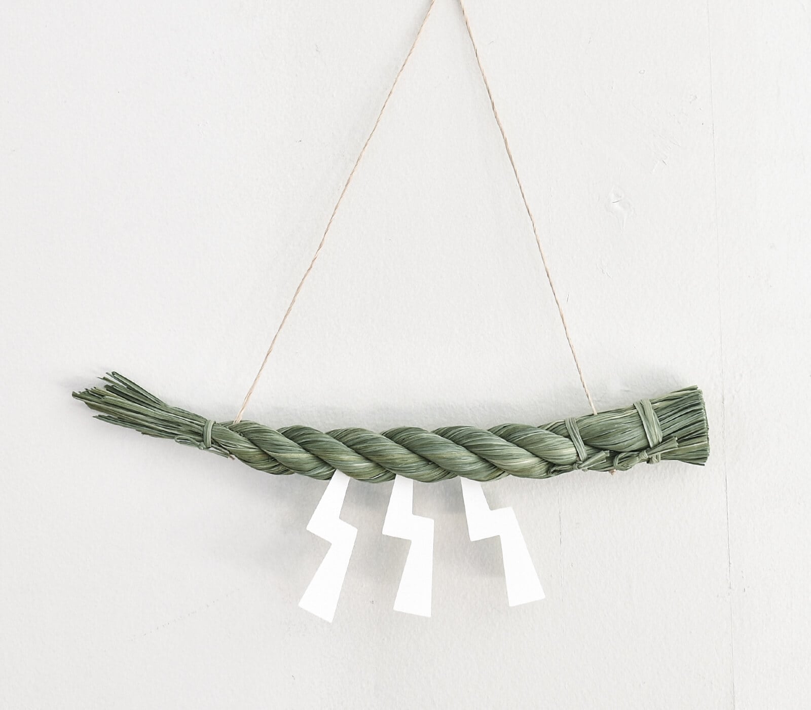 INAKEN 稲藁飾り / 稲藁研究所 ｜ CATAWARA（カタワラ）