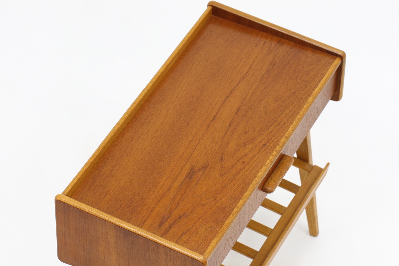 スウェーデン家具 ヴィンテージ キャビネット 棚付き | 北欧家具