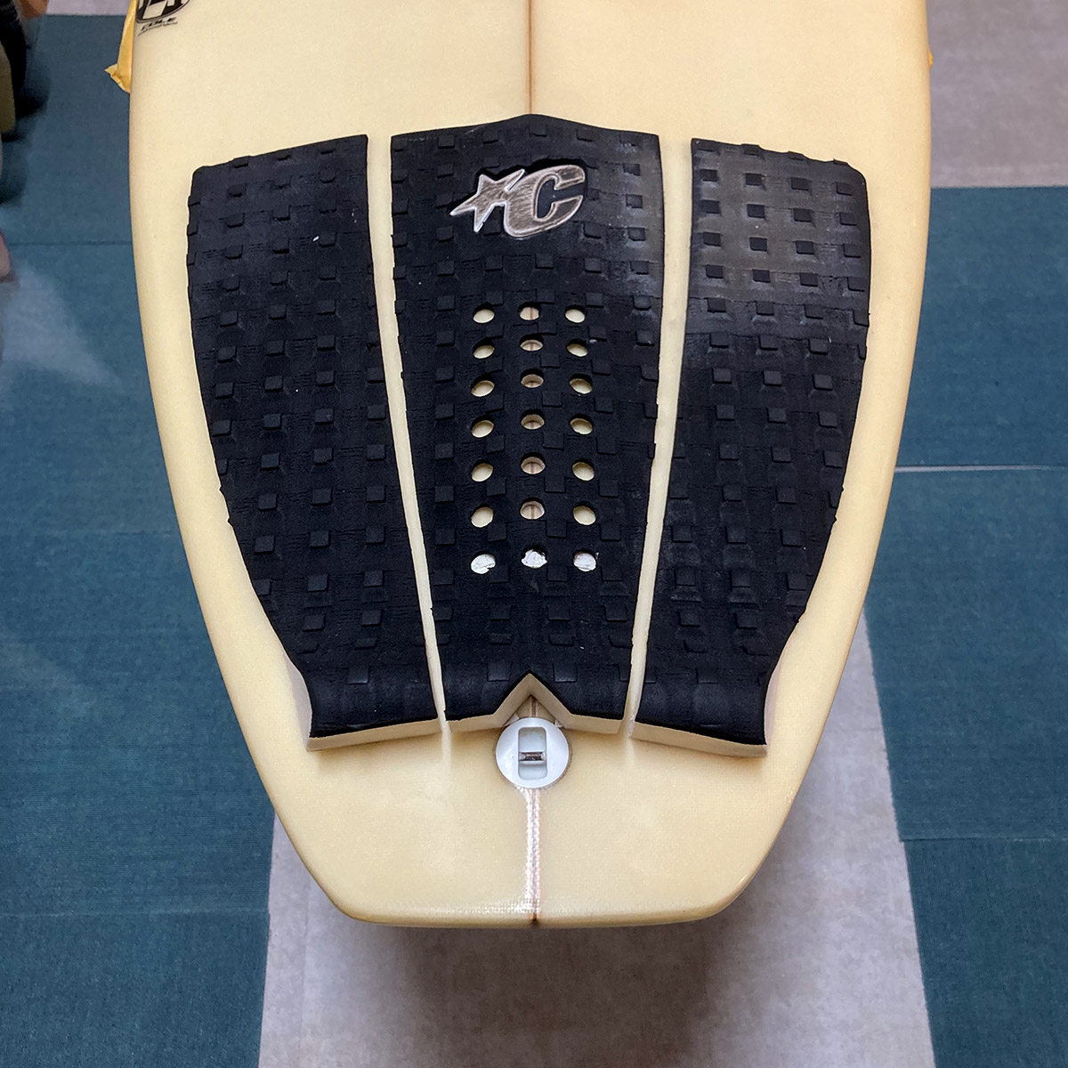 COLE サーフボード 5'2 カーボン仕様 リーシュコード付き 中古 COLE