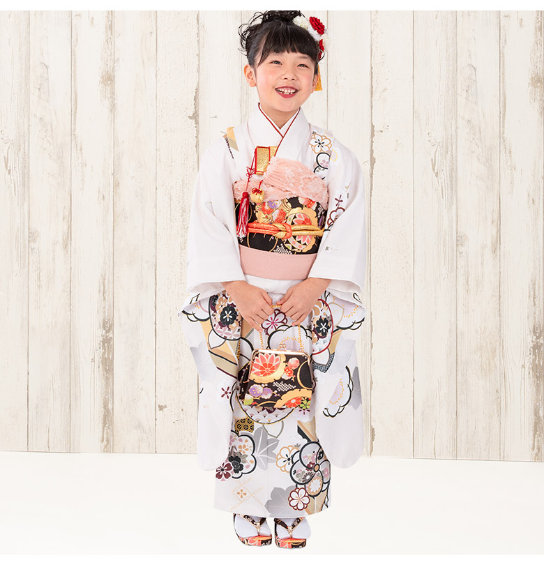 七五三七歳未使用着物‼️人気赤地暈し⭐︎薔薇金糸刺繍煌びやか際立つ