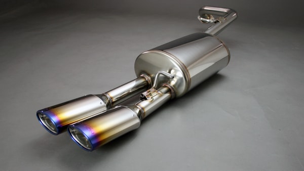 プリウスα用 GANADOR マフラー（右ダブル出し/ブルー発色）を販売中