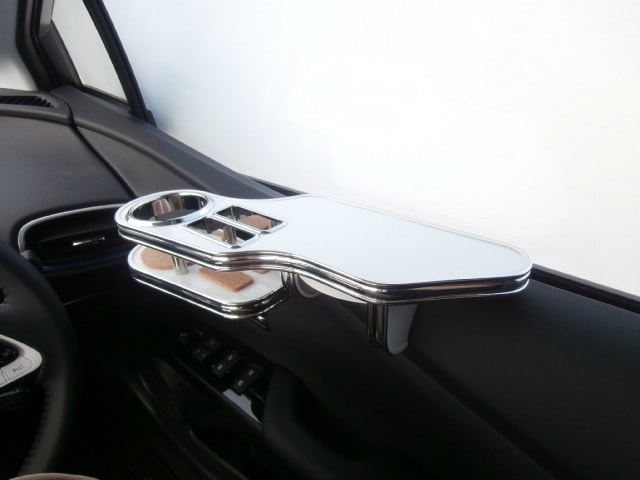 プリウス50系専用 サイドテーブルを販売中です。カスタムパーツ専門店