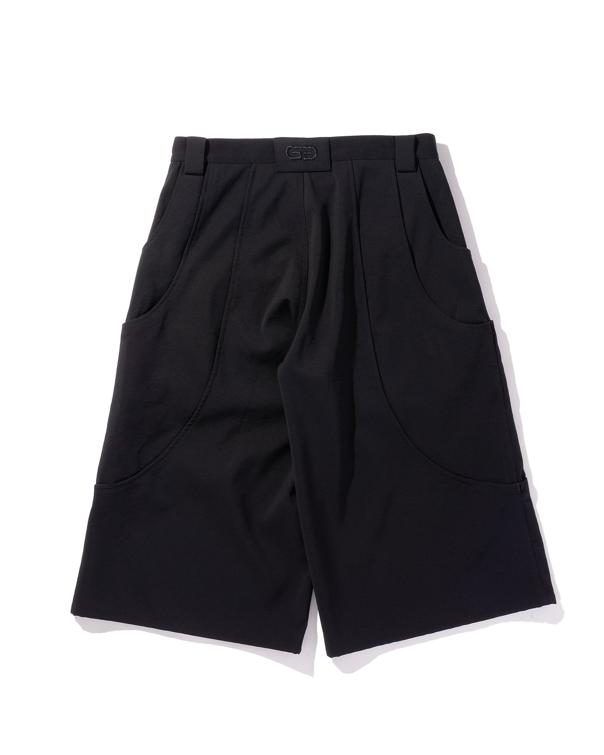TUCK WIDE SHORTS – GOAT ESSENCE
