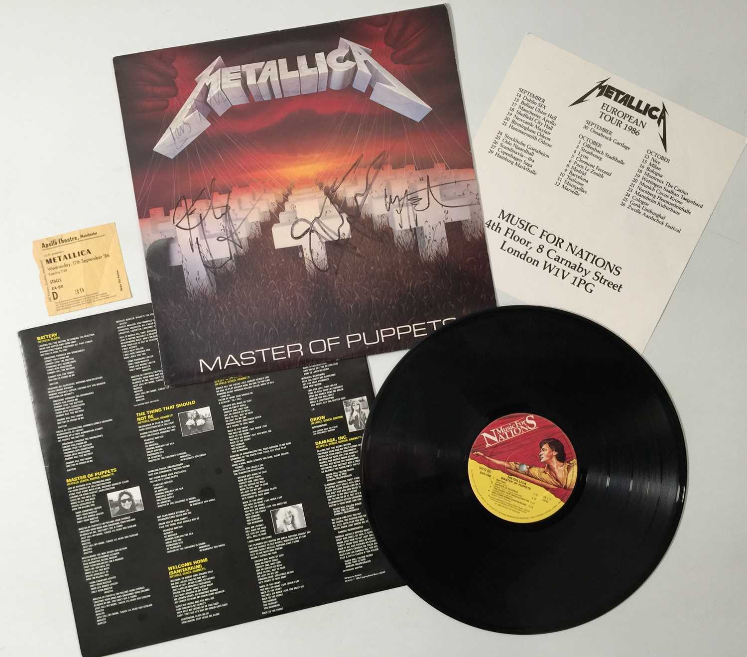 Lot 222 - METALLICA - MASTER OF PUPPETS SIGNED LP