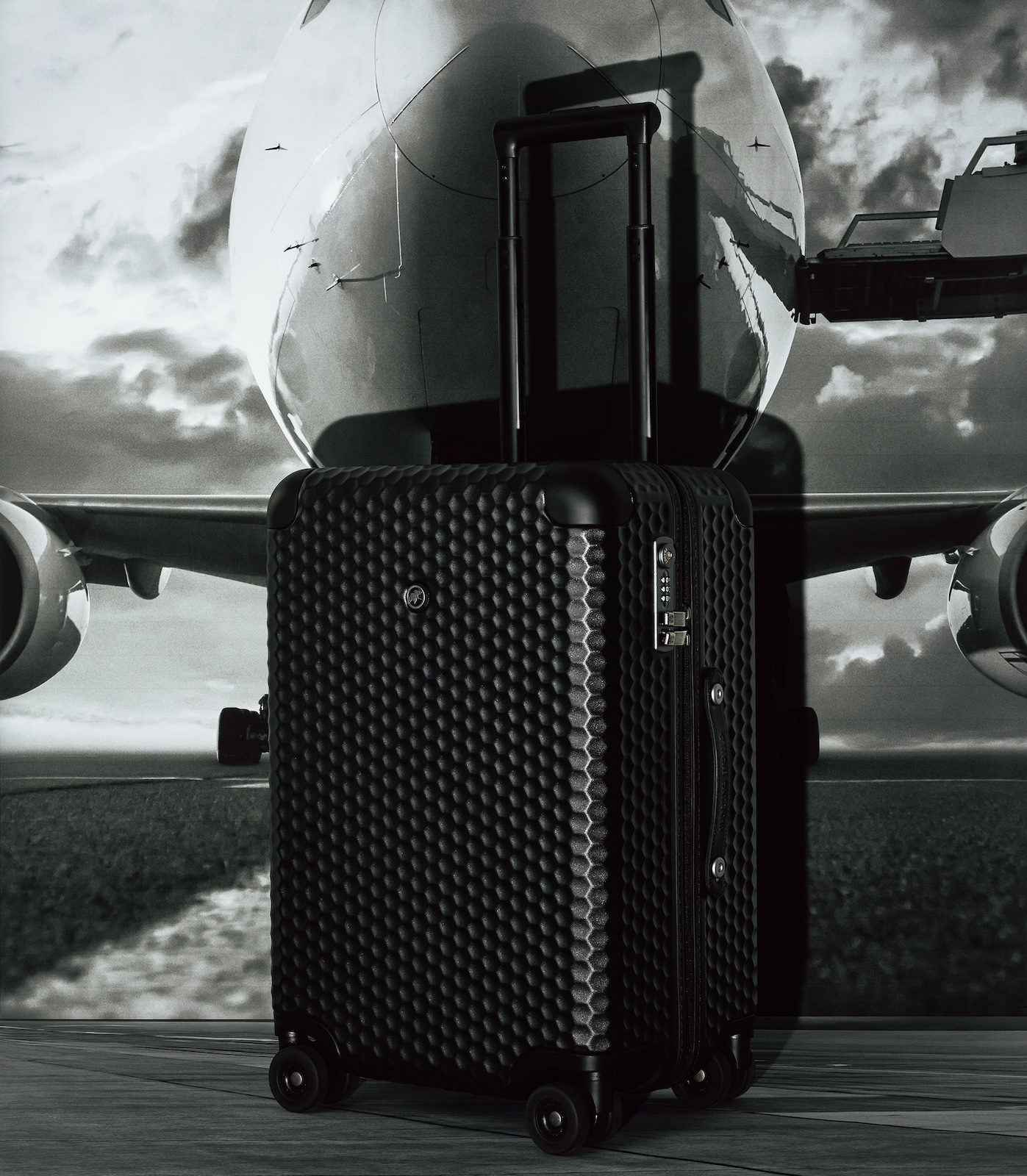 ハンティングワールド、初のハードトロリーはビジネスパーソン必見