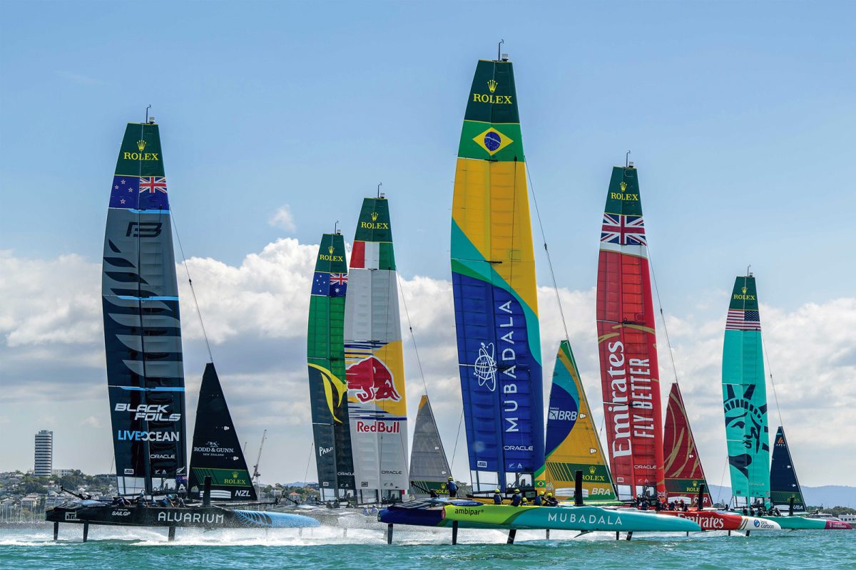 時速100km超！ ロレックスが世界最高峰のヨットレースを支える理由