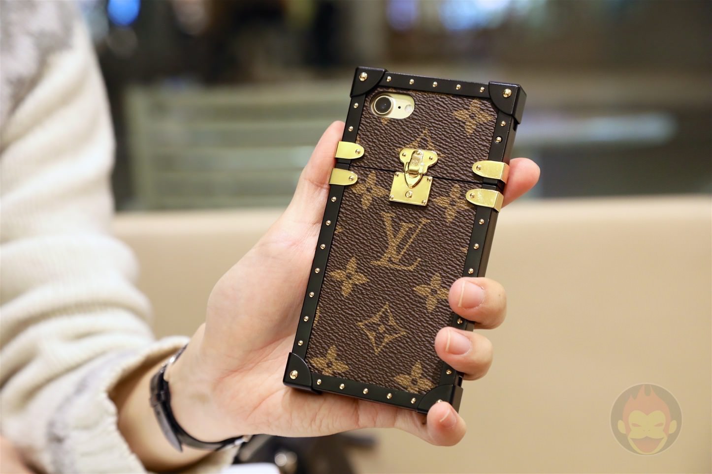 レビュー】ルイ・ヴィトンのトランク型ケース「EYE TRUNK for iPhone 7